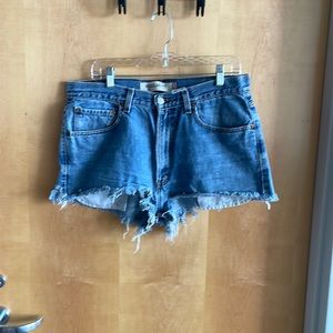 Regular Fit Levi’s Vintage 505 Size 34 (Possibly Men’s)
